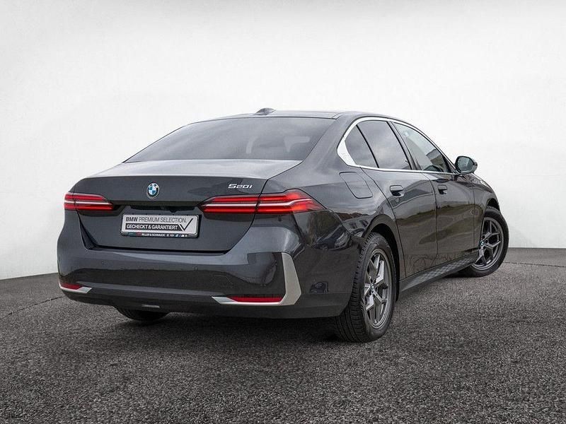 Gebraucht BMW 520 Sport Line 190 PS (139 kW) 2025 Sophistograu Limousine