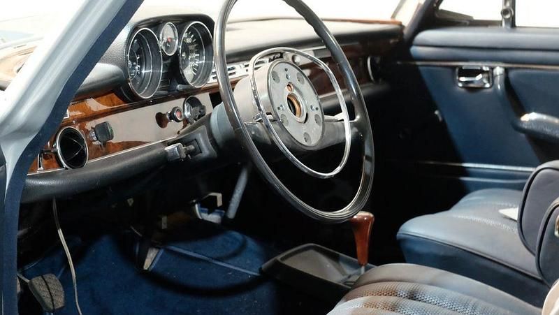 Gebraucht Mercedes 280 SE 299 PS (219 kW) 1971 Grün Limousine