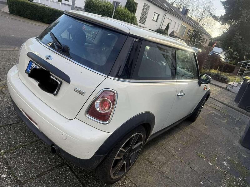 Gebraucht Mini ONE 98 PS (72 kW) 2014 Weiß Kleinwagen