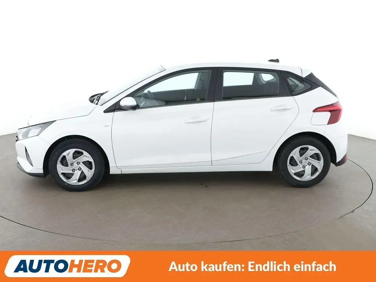 Gebraucht Hyundai i20 Select 101 PS (74 kW) 2021 Weiß Kleinwagen