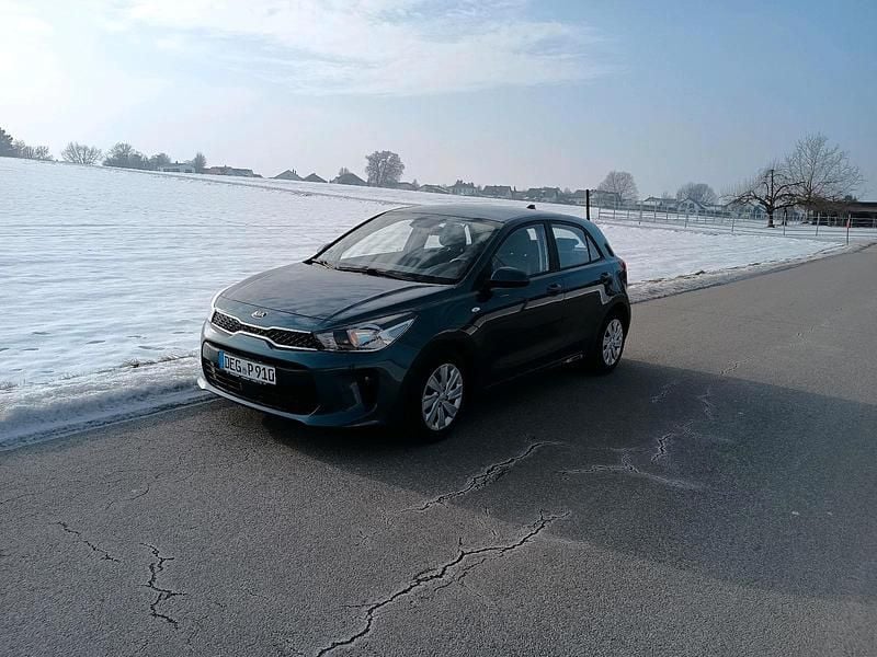 Gebraucht Kia Rio 84 PS (61 kW) 2018 Blau Kleinwagen