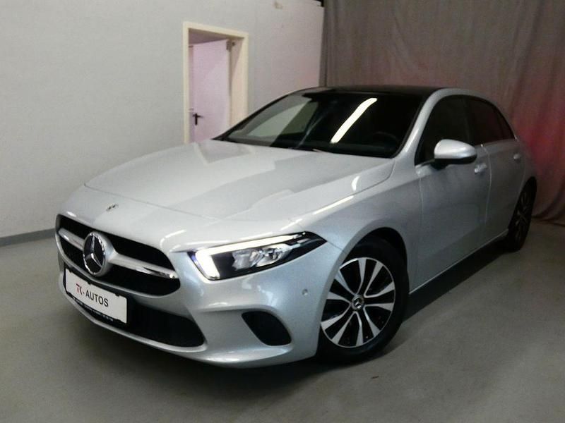 Iridiumsilber Gebraucht 2022 Mercedes A200 Limousine | 23.490 € (Fairer Preis) - Bild 1/4