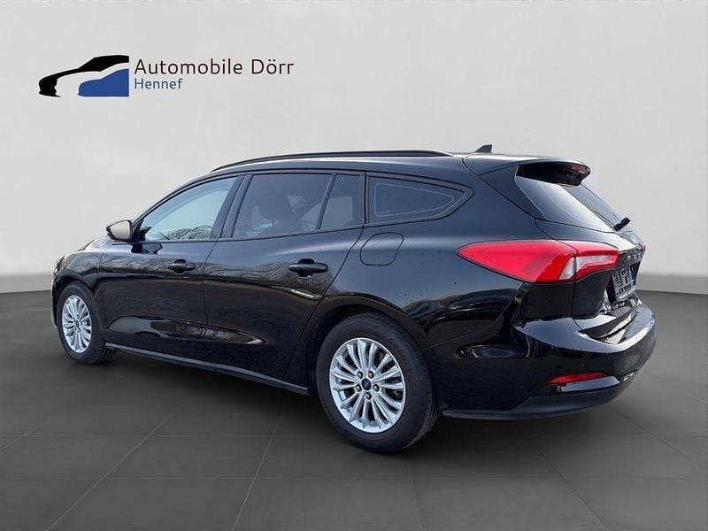 Używany Ford Focus Trend 125 KM (91 kW) 2020 Czarny Sedan/Limuzyna
