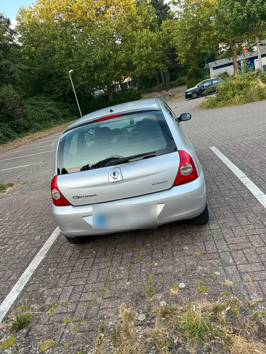 Gebraucht Renault Clio 60 PS (44 kW) 2006 Silber Kleinwagen
