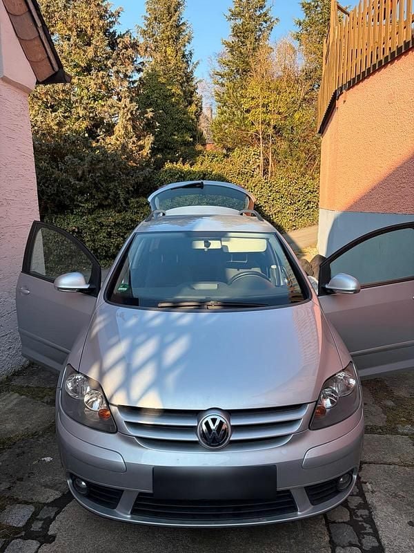 Gebraucht VW Golf V 100 PS (73 kW) 2008 Silber Kombi