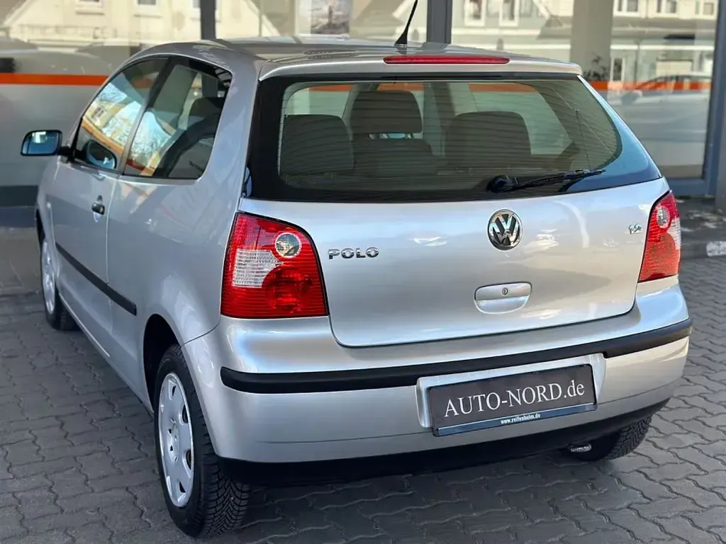 Gebraucht VW Polo Comfortline 64 PS (47 kW) 2002 Silber Limousine