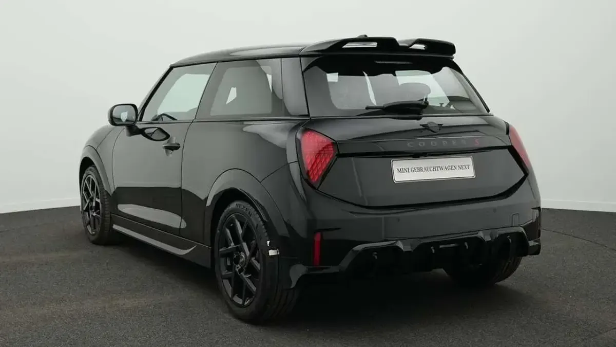 Używany Mini John Cooper Works 204 KM (150 kW) 2025 Czarny Hatchback