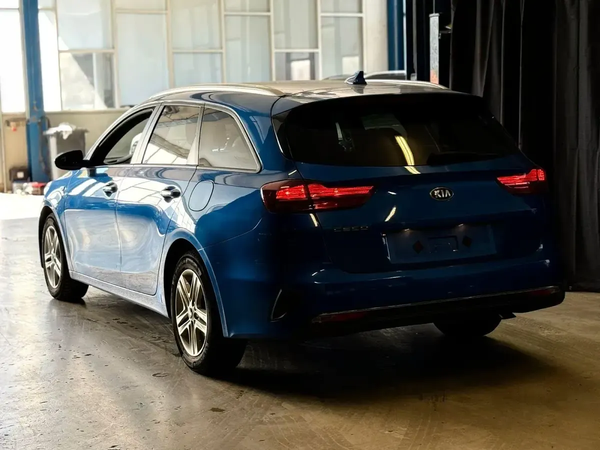 Gebraucht Kia Ceed Sportswagon Attract 101 PS (74 kW) 2021 Blau Kombi