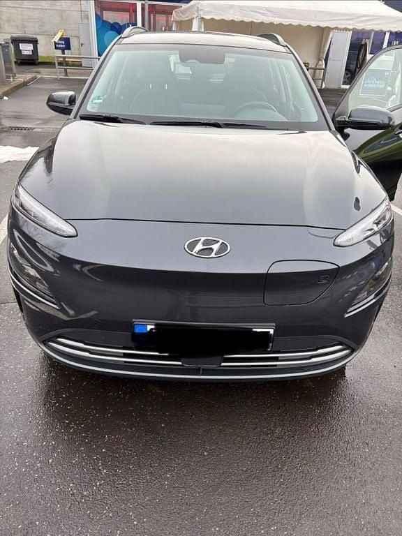 Gebraucht Hyundai Kona 100 kW (136 PS) 2022 Grau SUV