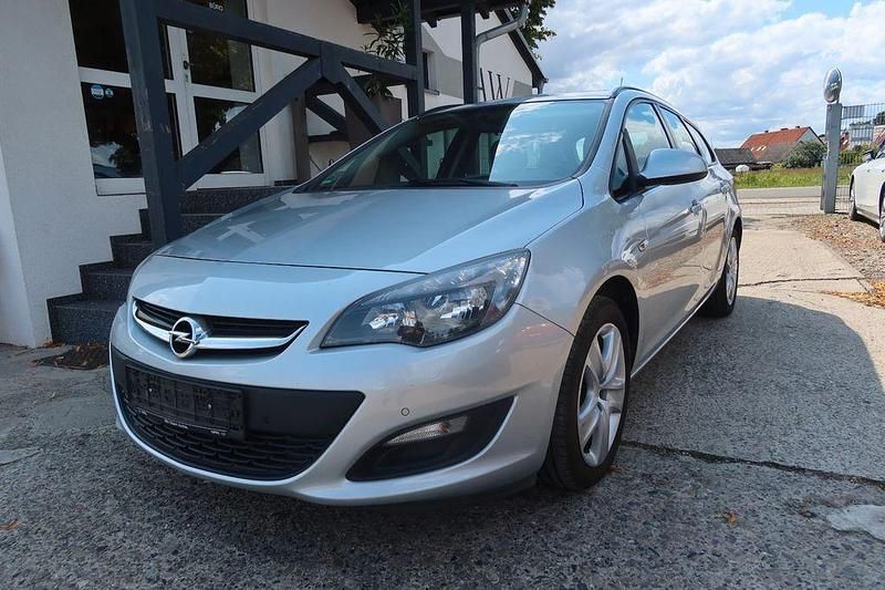 Silber Gebraucht 2013 Opel Astra S Kombi | 4.500 € (Guter Preis) - Bild 1/4