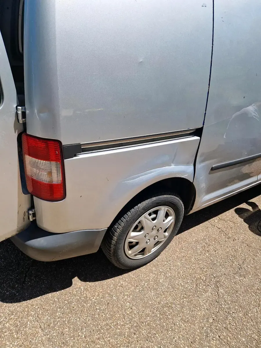Gebraucht VW Caddy 90 PS (66 kW) 2005 Silber Van / Kleinbus