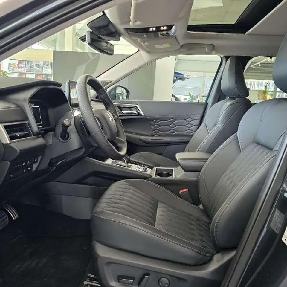 Gebraucht Mitsubishi Outlander P-HEV Top 306 PS (225 kW) 2025 Basaltgrau SUV
