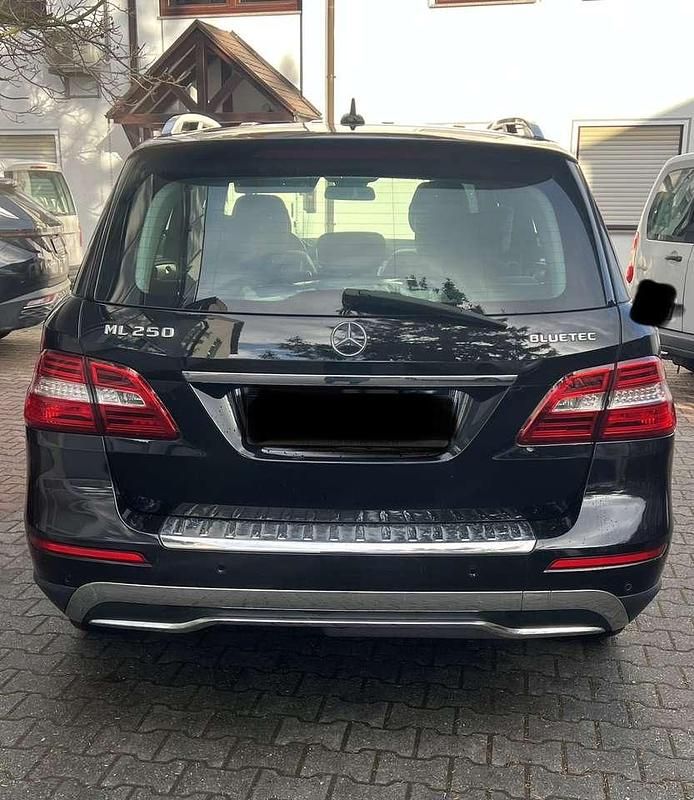 Gebraucht Mercedes ML250 204 PS (150 kW) 2012 SUV