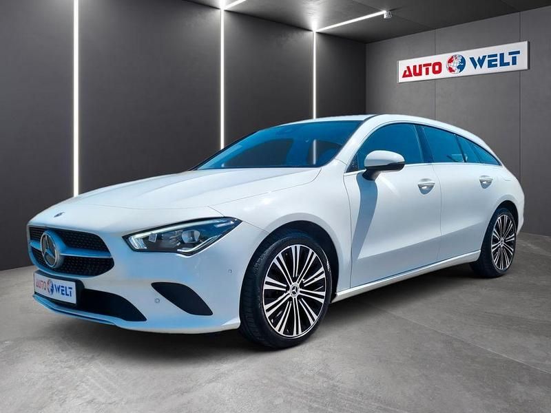 Weiß Gebraucht 2021 Mercedes CLA200 Shooting Brake Kombi | 25.490 € (Guter Preis) - Bild 1/4