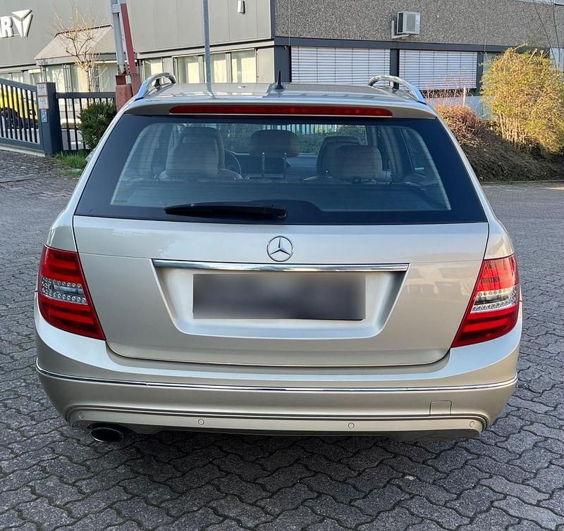 Gebraucht Mercedes C200 Elegance 184 PS (135 kW) 2012 Gelb Kombi