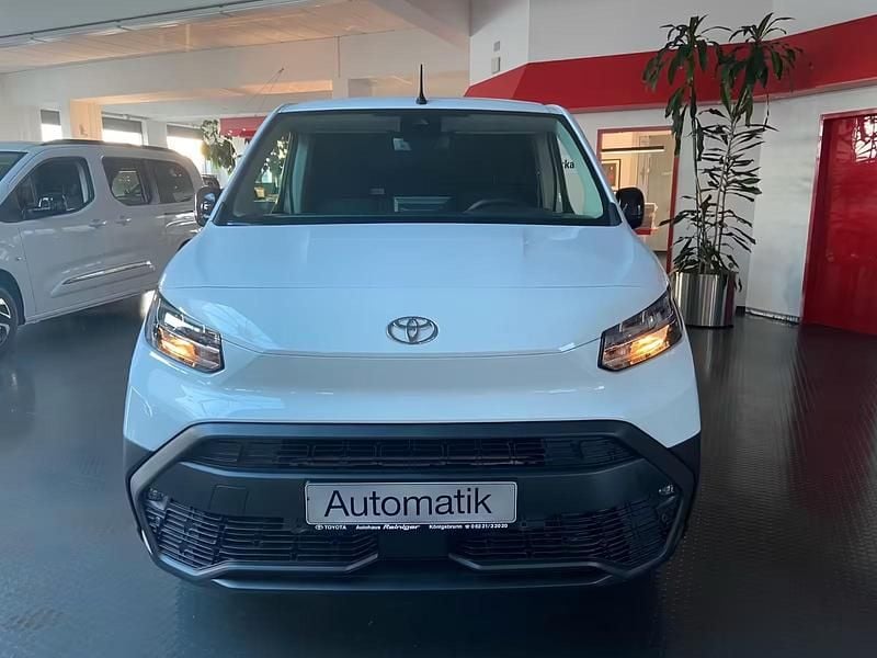 Neu Toyota Proace 131 PS (96 kW) 2026 Weiß Van / Kleinbus