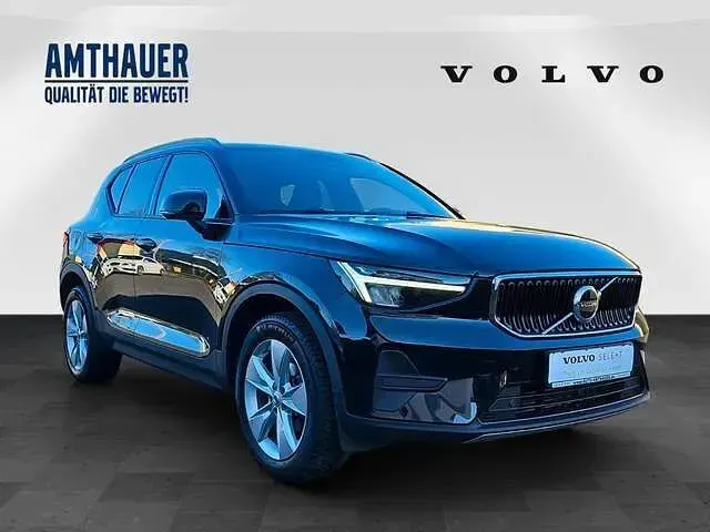 Używany Volvo XC40 Core 129 KM (94 kW) 2024 Czarny SUV