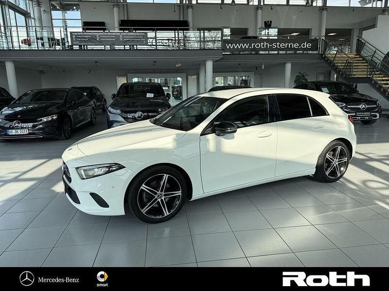 Gebraucht Mercedes A200 Progressive 163 PS (119 kW) 2020 Weiß Limousine
