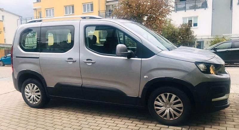 Grau Gebraucht 2019 Peugeot Rifter Allure Van / Kleinbus | 14.550 € (Superpreis) - Bild 1/4