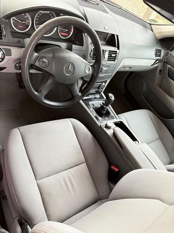 Gebraucht Mercedes C180 156 PS (114 kW) 2007 Rot Limousine