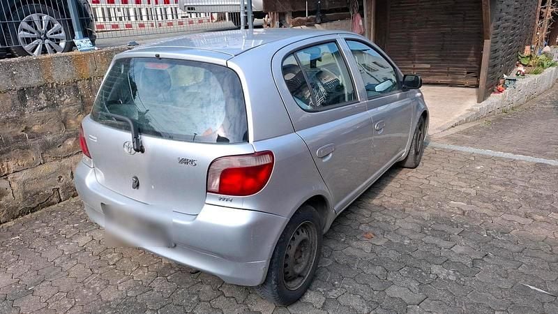 Gebraucht Toyota Yaris 89 PS (65 kW) 2002 Silber Kleinwagen