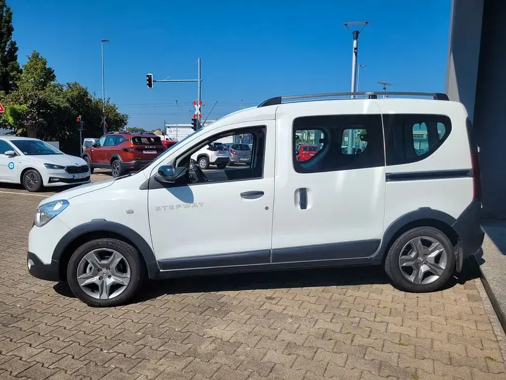 Gebraucht Dacia Dokker Stepway 131 PS (96 kW) 2019 Weiß Van / Kleinbus
