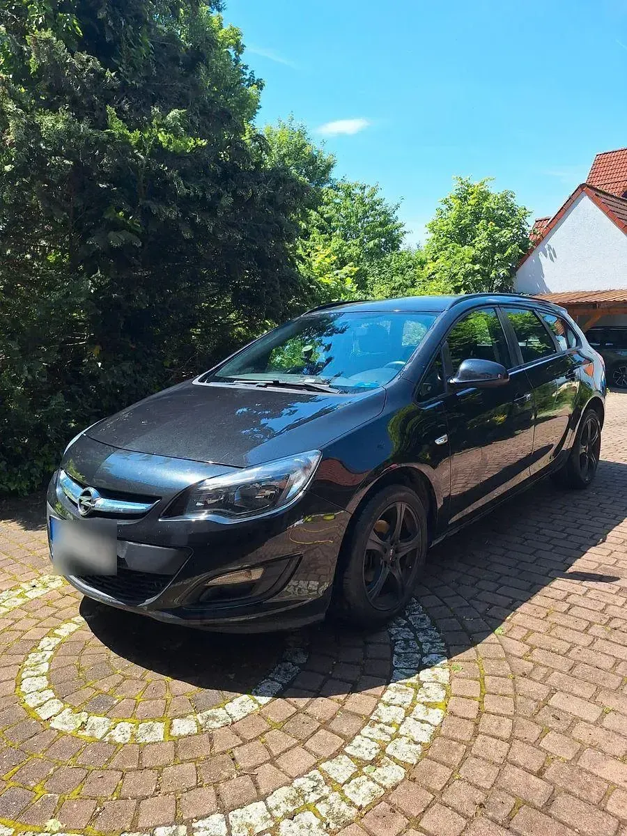 Gebraucht Opel Astra Edition 116 PS (85 kW) 2016 Schwarz Kombi