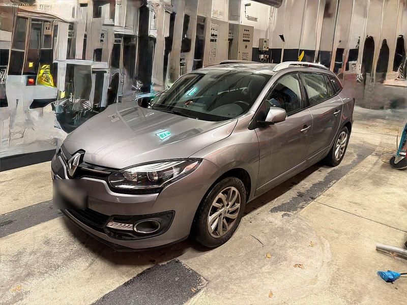 Gebraucht Renault Mégane GrandTour Dynamique 116 PS (85 kW) 2013 Grau Kombi