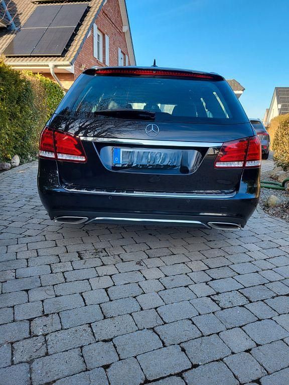 Gebraucht Mercedes E200 136 PS (100 kW) 2015 Schwarz Kombi