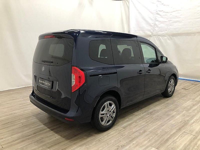 Gebraucht Mercedes T180 116 PS (85 kW) 2023 Cavansitblau metallic Van / Kleinbus