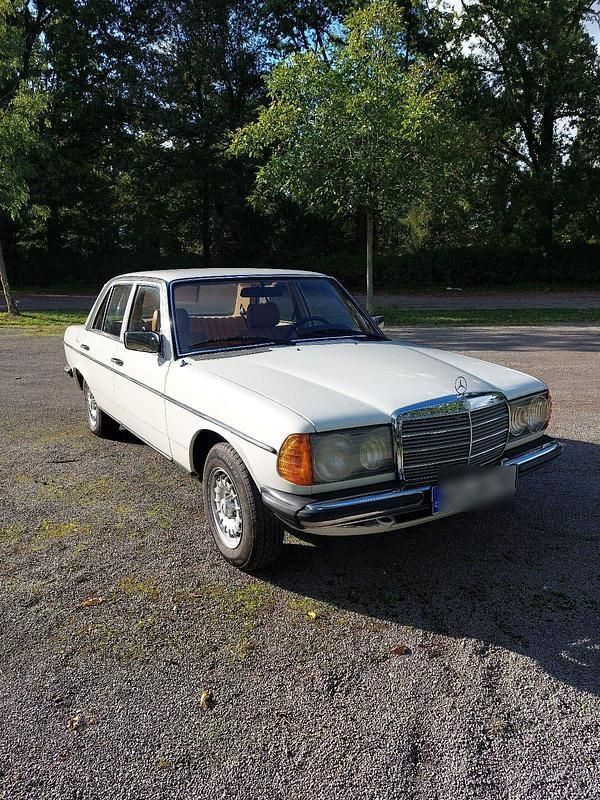 Gebraucht 1980 Mercedes 240 Limousine | 9.950 € - Bild 1/4