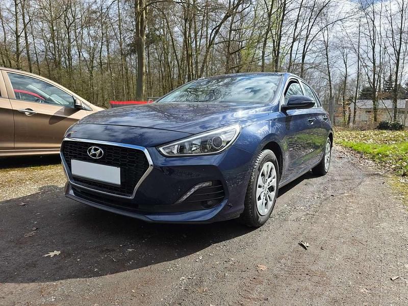 Gebraucht Hyundai i30 99 PS (72 kW) 2020 Blau Limousine