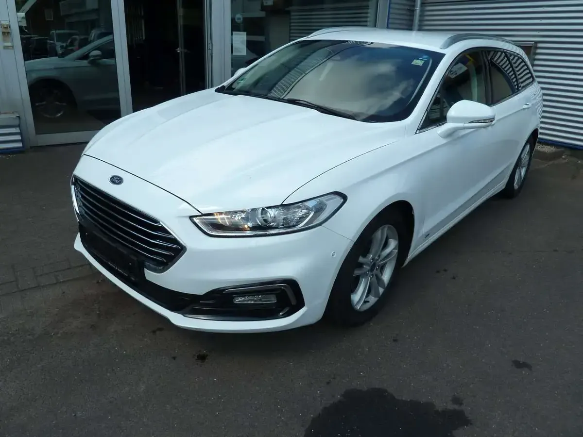 Gebraucht Ford Mondeo Titanium 190 PS (139 kW) 2019 Frostweiß Kombi