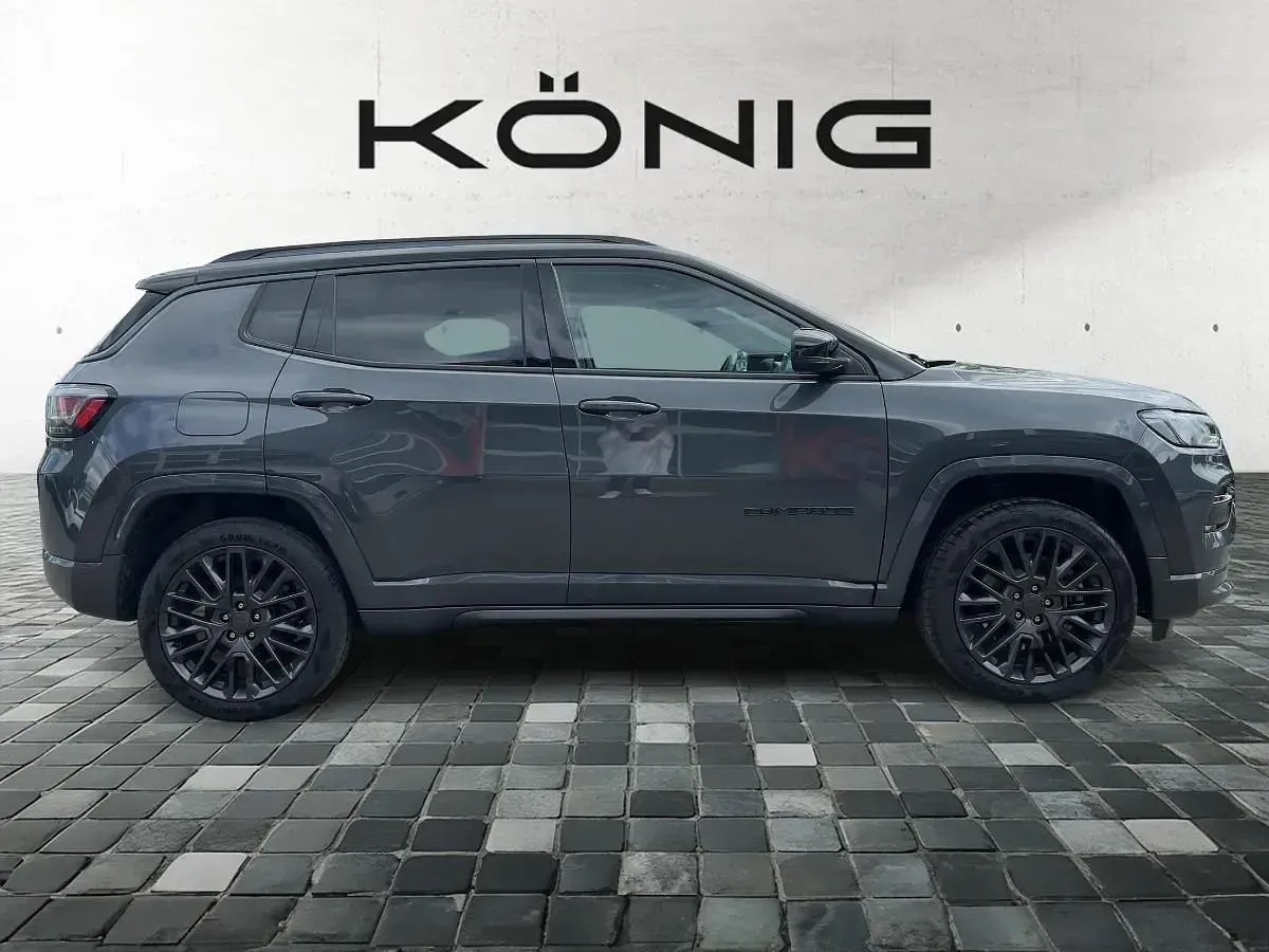 Käytetty Jeep Compass 180 HP (132 kW) 2022 Harmaa Katumaasturi