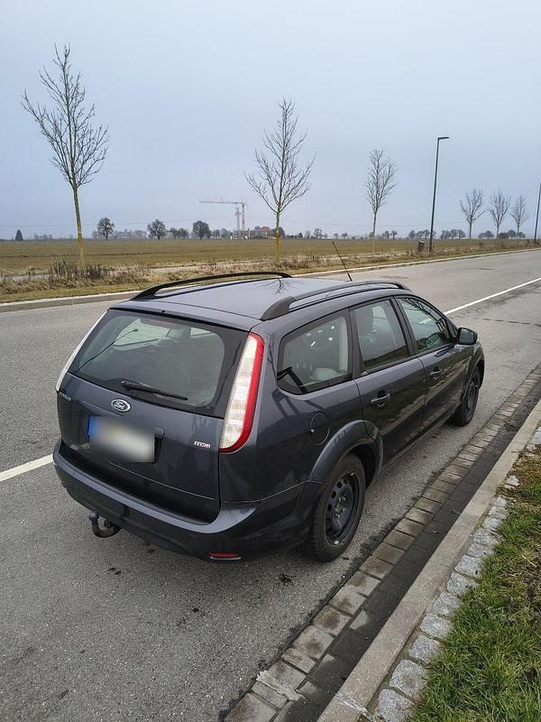 Gebraucht Ford Focus 109 PS (80 kW) 2011 Grau Kombi