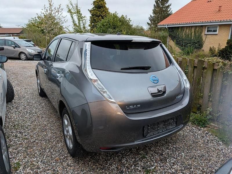 Gebraucht Nissan Leaf Tekna 80 kW (109 PS) 2014 Grau Kleinwagen