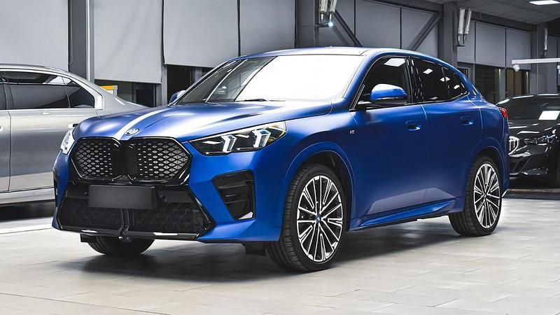 Gebraucht BMW iX2 M Sport 230 kW (313 PS) 2025 Blau SUV