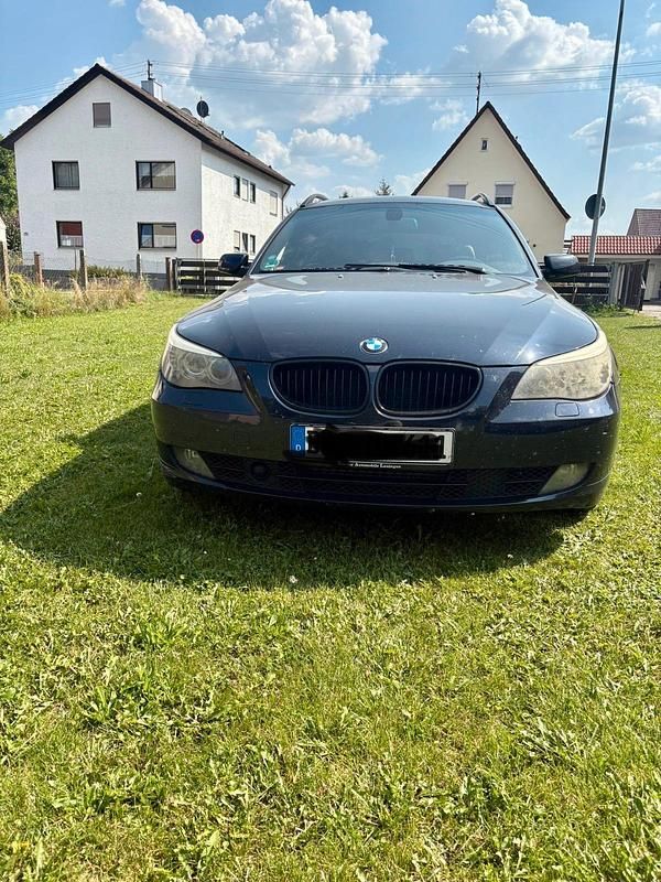 Blau Gebraucht 2009 BMW 525 Kombi | 4.800 € - Bild 1/4