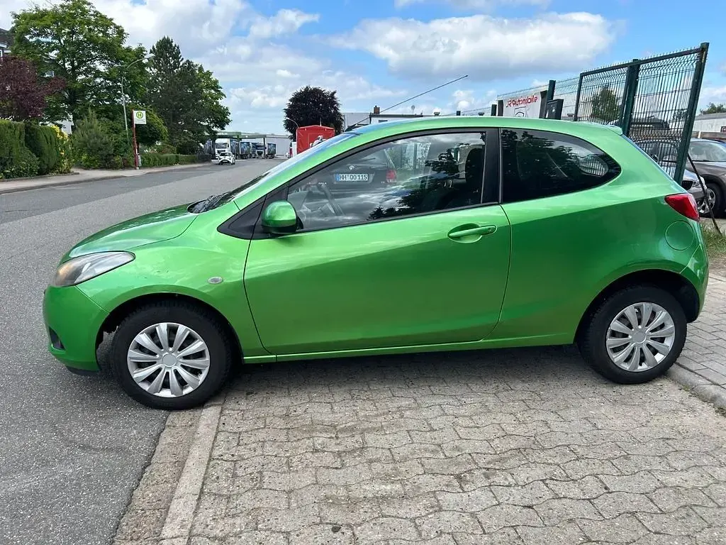 Gebraucht Mazda 2 Inclusive 86 PS (63 kW) 2008 Grün Kleinwagen