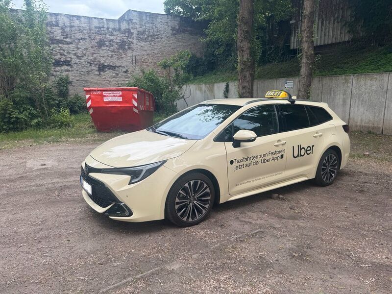 Gebraucht 2024 Toyota Corolla Team Limousine | 33.646 € - Bild 1/4