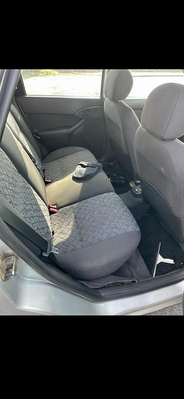 Gebraucht Ford Focus 75 PS (55 kW) 2001 Silber Kombi