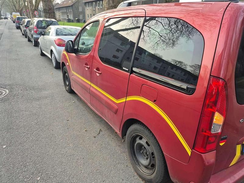 Gebraucht Citroën Berlingo Exclusive 109 PS (80 kW) 2009 Rot Van / Kleinbus