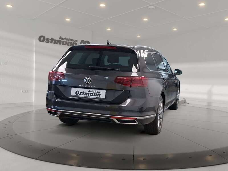 Gebraucht VW Passat Elegance 150 PS (110 kW) 2022 Mangangrau Kombi