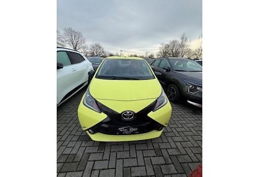 Gebraucht Toyota Aygo X-cite 69 PS (50 kW) 2016 Gelb Kleinwagen