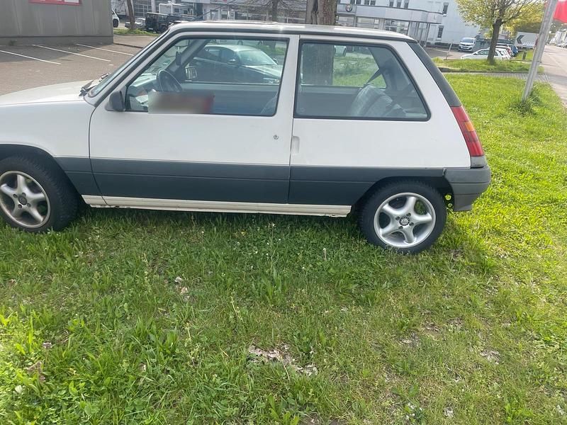 Second-hand Renault R5 58 CP (42 kW) 1989 Hatchback