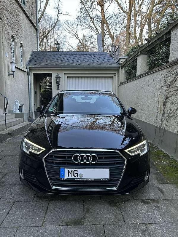 Schwarz Gebraucht 2018 Audi A3 Sportback Kleinwagen | 17.390 € (Fairer Preis) - Bild 1/4