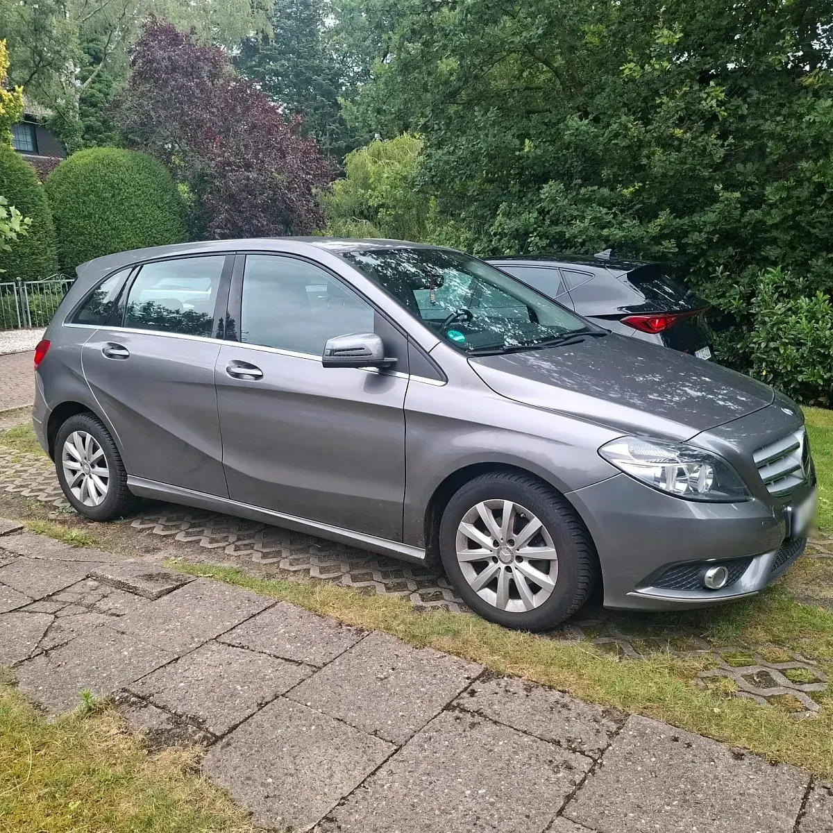 Gebraucht Mercedes B180 122 PS (89 kW) 2014 Grau Kleinwagen