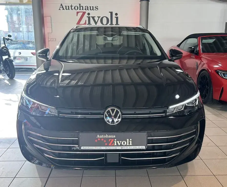 Second-hand VW Passat Highline 204 CP (150 kW) 2015 Negru Break