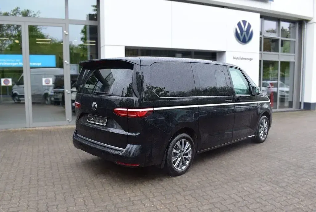 Gebraucht VW T7 Style 150 PS (110 kW) 2024 Schwarz Van