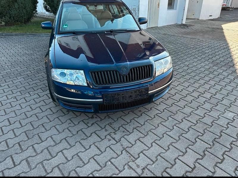 Blau Gebraucht 2002 Skoda Superb Limousine | 3.500 € (Etwas zu teuer) - Bild 1/4